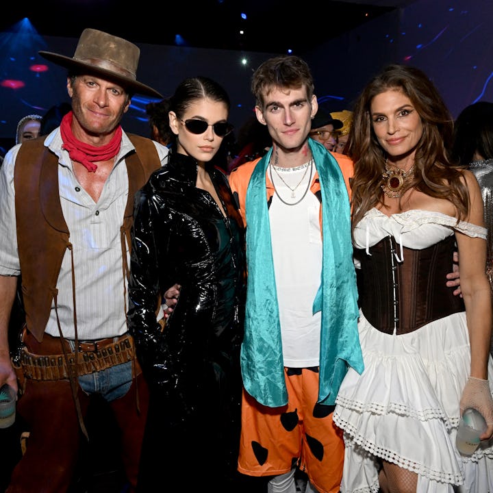 BEVERLY HILLS, CALIFORNIA - OCTOBER 28: (L-R) Rande Gerber, Kaia Jordan Gerber, Presley Walker Gerbe...