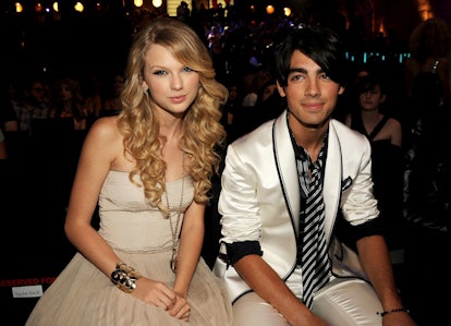 Frankie Jonas and his girlfriend Anna dressed as Joe Jonas and Taylor Swift for Halloween and it was...