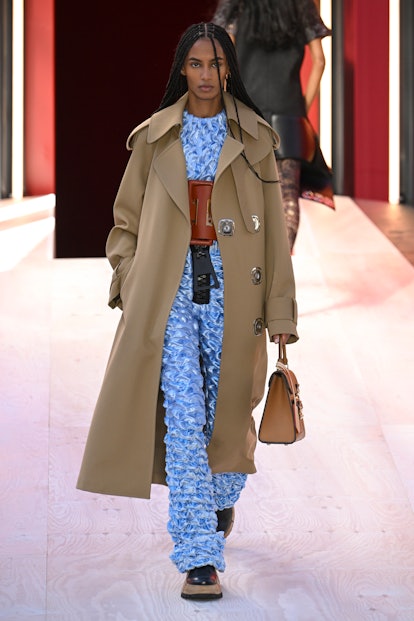 Louis Vuitton sac noé summer skirt spring outfit in 2023