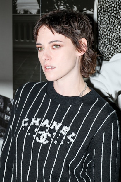 Kristen Stewart Revealed a New Pixie Mullet For Chanel’s Runway Show