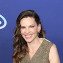 Hilary Swank is pregnant with twins.