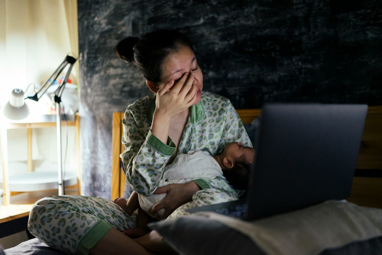 Is It Safe To Take Mucinex While Breastfeeding? An Expert Explain The Risks