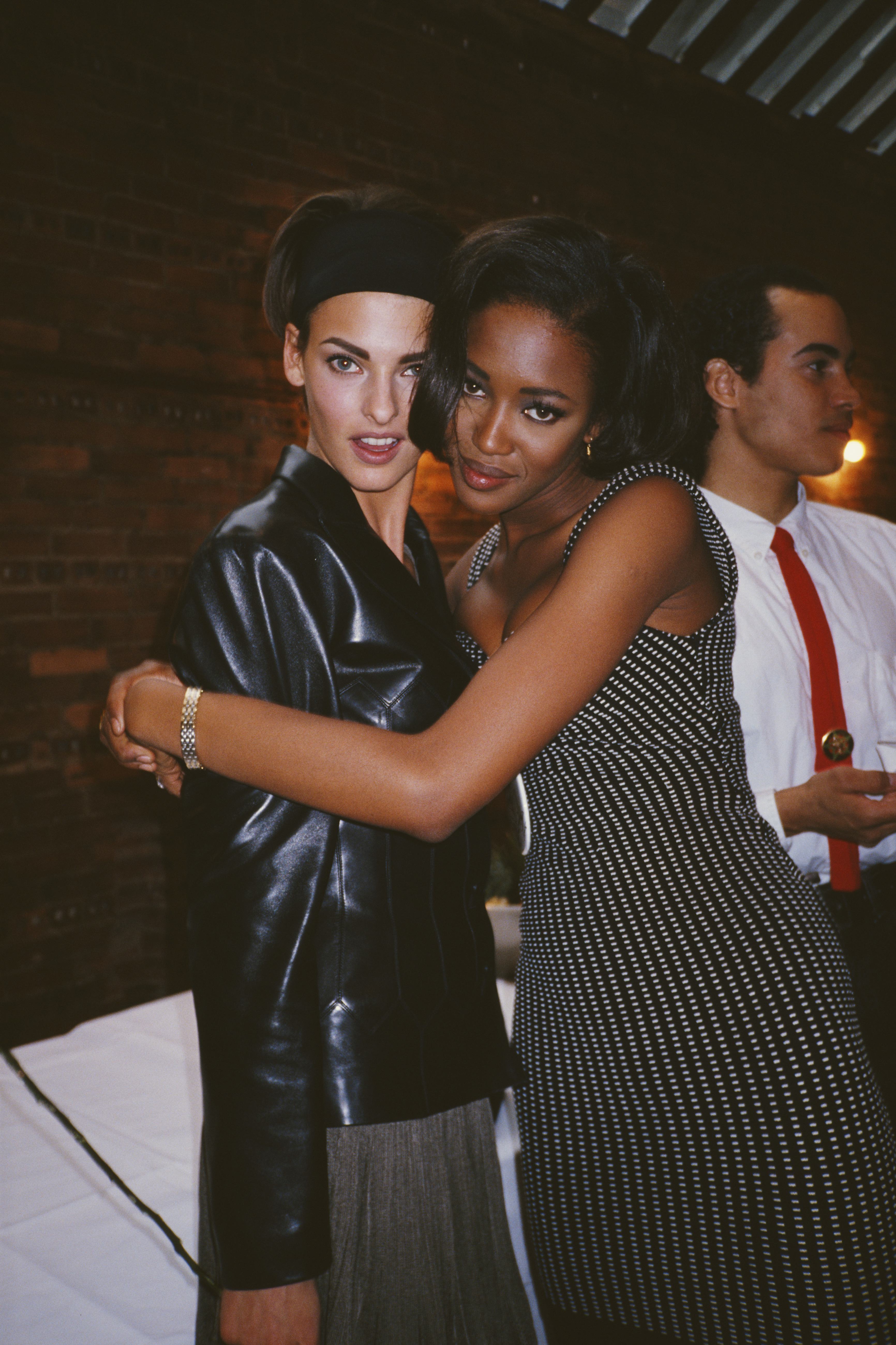 Canadian model Linda Evangelista and English model Naomi Campbell