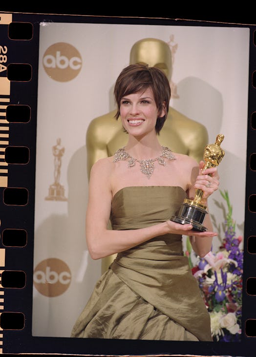 (Original Caption) Los Angeles, California: Oscar Awards. Best Actress, Hilary Swank, for Boys Don't...