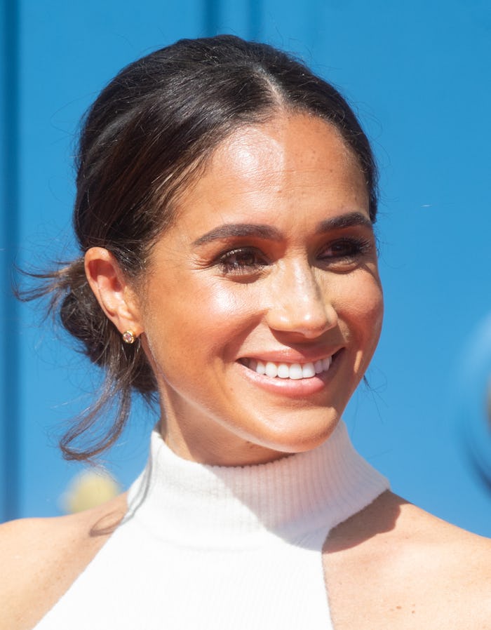 Meghan Markle's daughter Lili is walking.