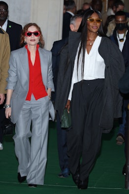  Isabelle Huppert and Naomi Campbell arrive to unveil Christmas decorations.