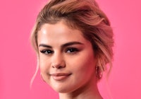 Selena Gomes blonde updo at awards show