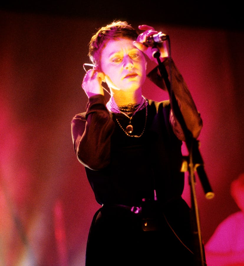 UNITED KINGDOM - JANUARY 01:  Photo of Elizabeth FRASER and COCTEAU TWINS; Elizabeth Fraser  (Photo ...