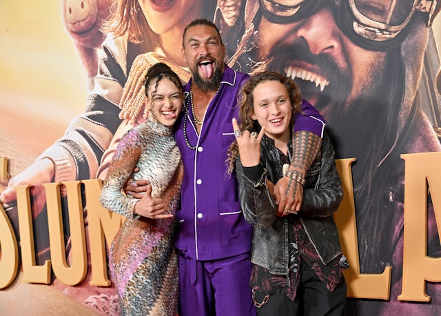 Jason Momoa and his kids goofed around on the red carpet at the "Slumberland" premiere.Here, they at...