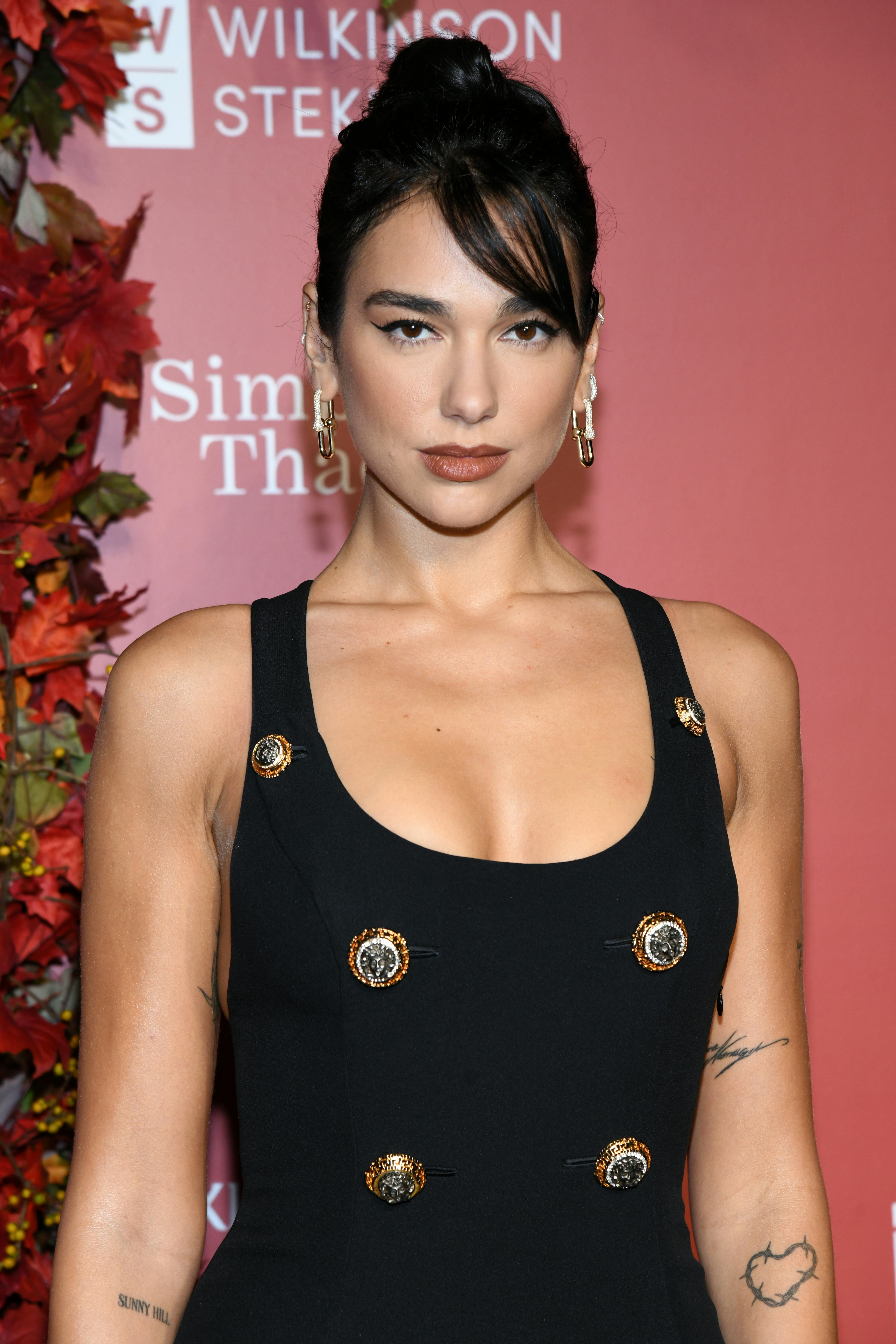 Dua Lipa Wore A Naked Dress With Patrick Star Nipple Pasties & It's ...