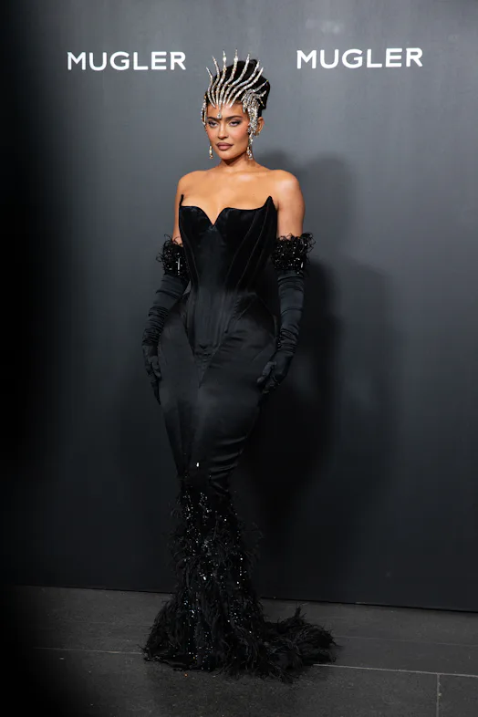 Kylie Jenner Wore Three Vintage Mugler Pieces in One Night Kylie Jenner Wore Three Vintage Mugler Pieces in One Night