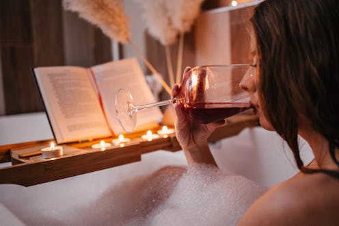 Here’s your daily horoscope for November 17, 2022.