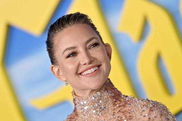 LOS ANGELES, CALIFORNIA - NOVEMBER 14: Kate Hudson attends the Premiere of "Glass Onion: A Knives Ou...