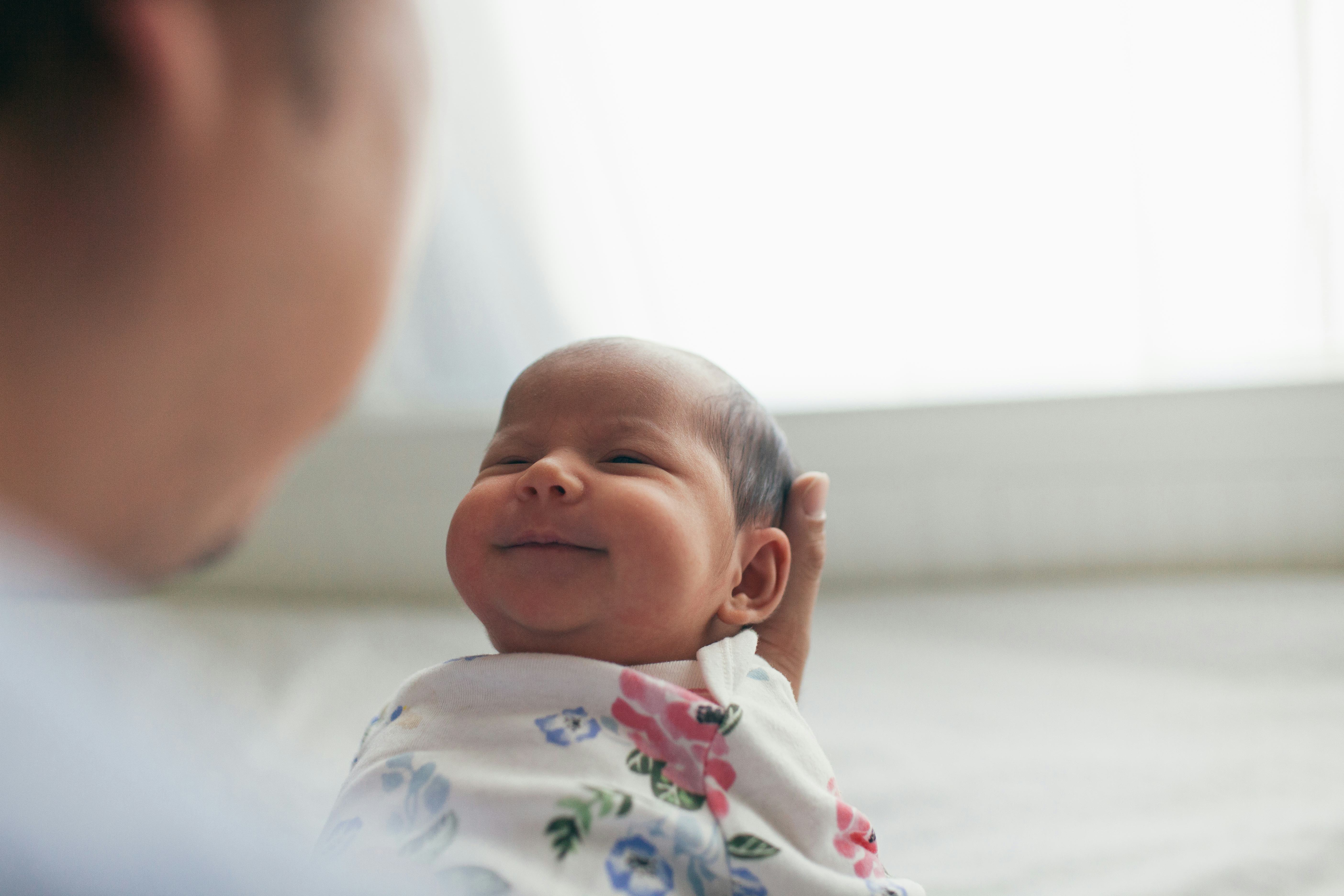 When To Stop Swaddling Your Baby 8 Signs It's Time To Transition