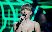 DUESSELDORF, GERMANY - NOVEMBER 13: Taylor Swift accepts an award onstage during the MTV Europe Musi...