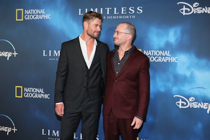 NEW YORK, NEW YORK - NOVEMBER 15: Chris Hemsworth and Darren Aronofsky attend the premiere of "Limit...