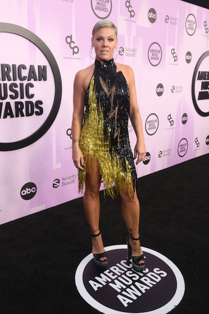  P!nk attends the 2022 American Music Awards 