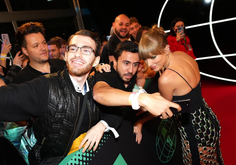 DUESSELDORF, GERMANY - NOVEMBER 13: Taylor Swift greets fans during the MTV Europe Music Awards 2022...