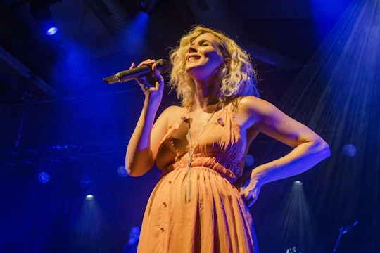 Joss Stones splits her uterus while giving birth to her son.