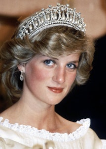 Princess Diana wears the Lover’s Knot tiara.