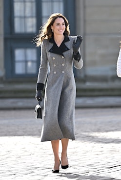 Kate Middleton carrying a black handbag from Mulberry.