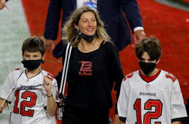 Gisele Bundchen left a sweet comment on Tom Brady's Instagram.