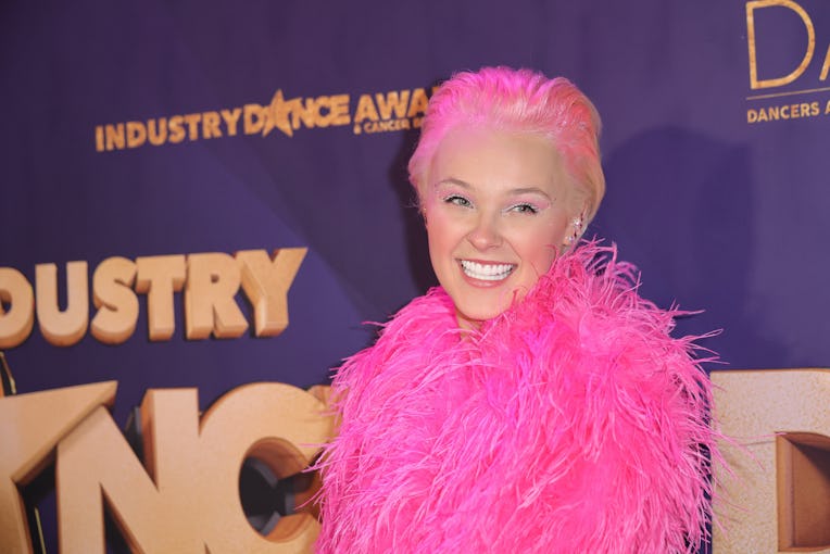 LOS ANGELES, CALIFORNIA - OCTOBER 12: JoJo Siwa attends the 2022 Industry Dance Awards at Avalon Hol...