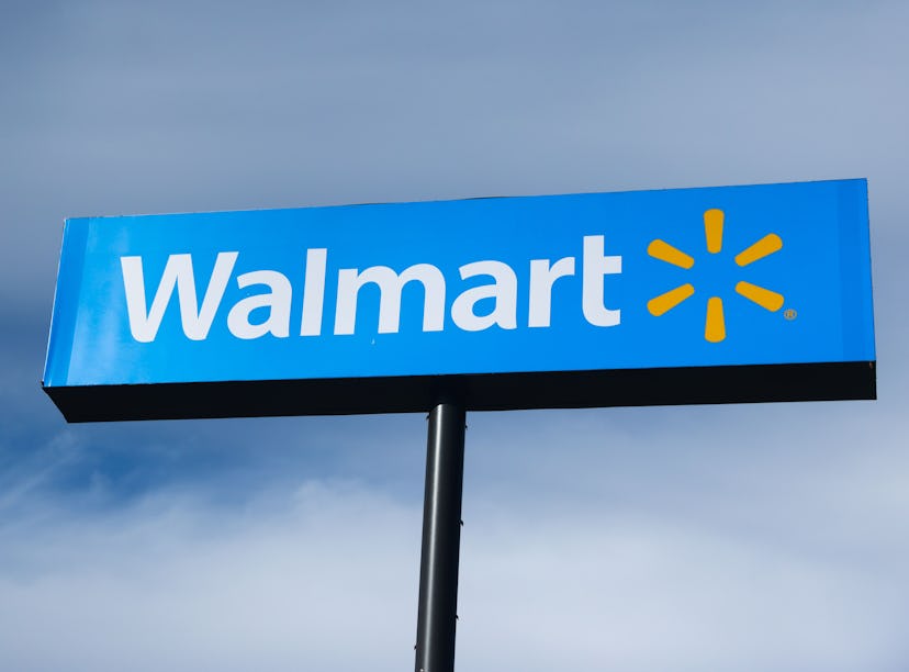 Walmart's Black Friday 2022 deals include $130 off an Apple Watch.