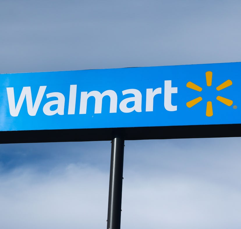 Walmart's Black Friday 2022 deals include $130 off an Apple Watch.