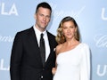 LOS ANGELES, CALIFORNIA - FEBRUARY 21:  Tom Brady and Gisele Bündchen arrive at the Hollywood For Sc...