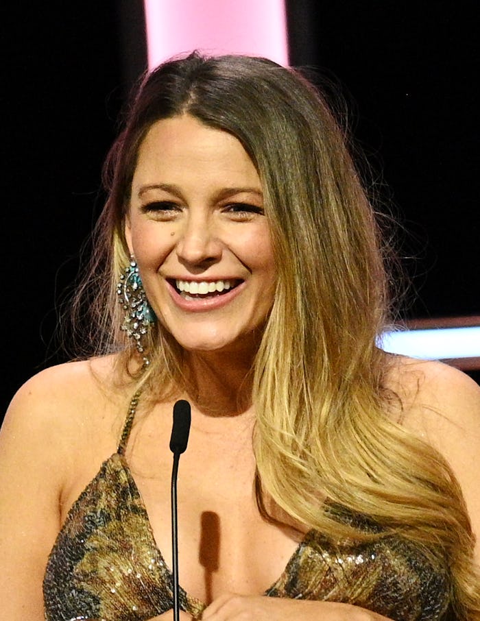 Blake Lively trolls Ryan Reynolds over her messy holiday hair.