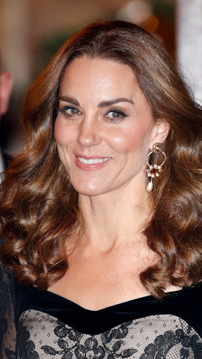Kate Middleton tight curls and subtle winged eyeliner in 2019 
