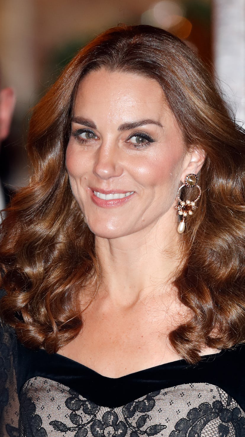 Kate Middleton tight curls and subtle winged eyeliner in 2019 