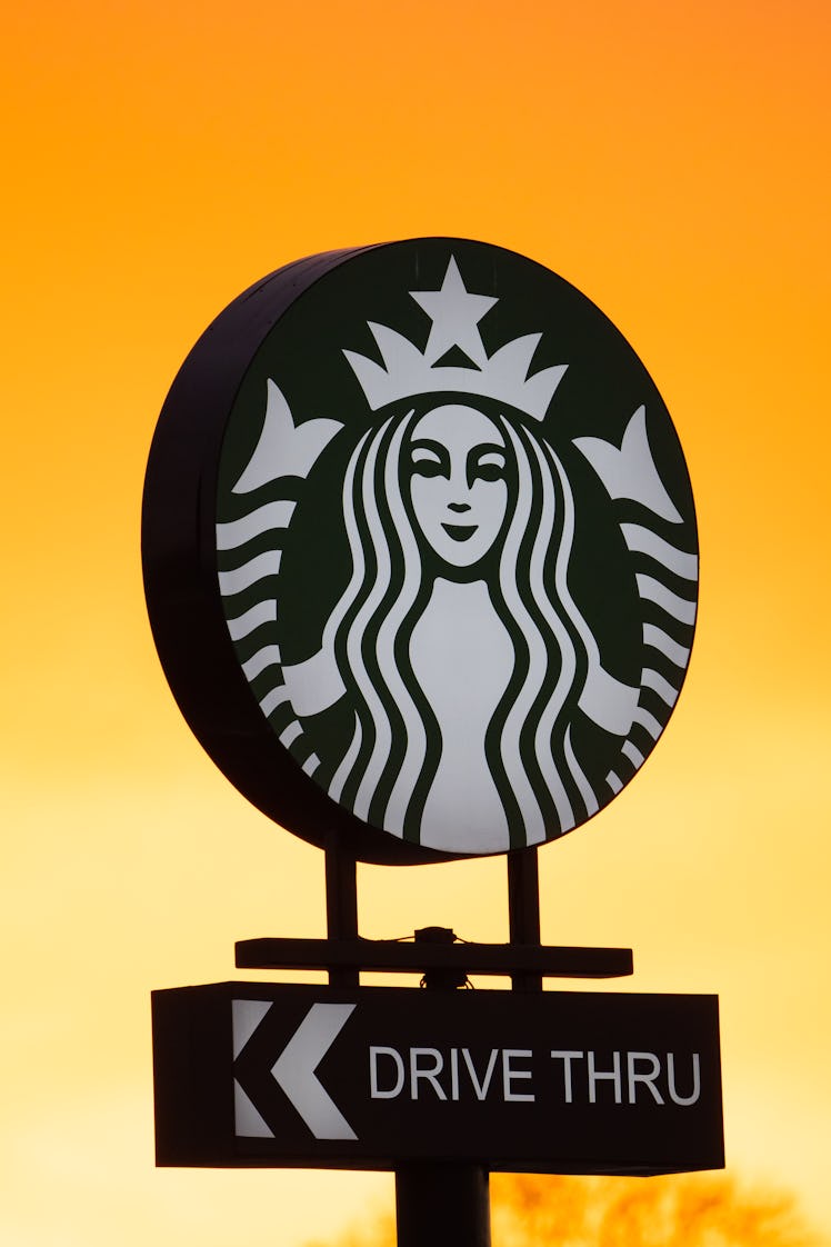 These 12 fast food places open on Christmas Eve and Day 2022 include Starbucks and more.