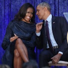 华盛顿特区- 2月12日:美国前总统巴拉克·奥巴马和第一夫人米歇尔·奥巴马分手……