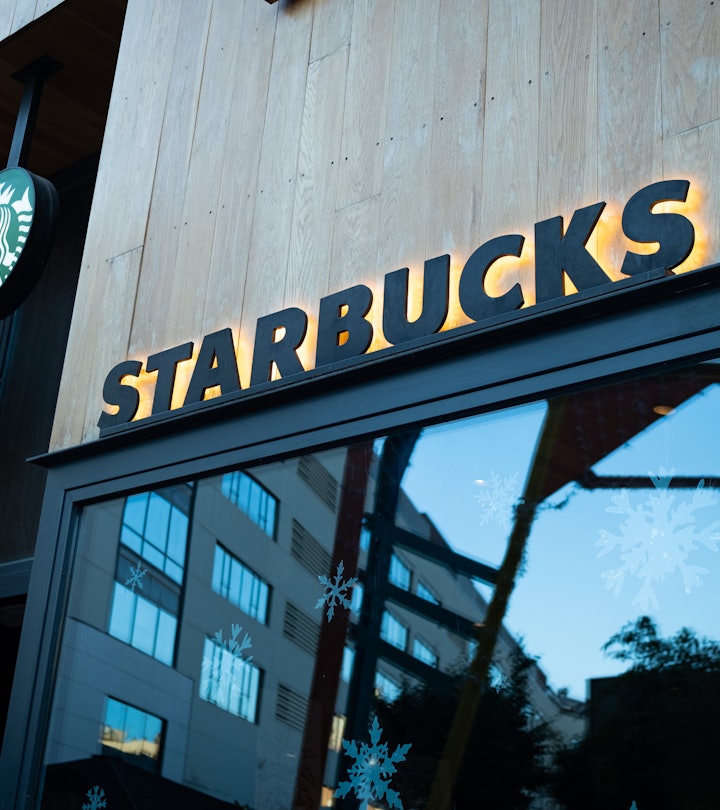 Starbucks Christmas 2022 hours include some changes to Christmas Eve and Christmas Day.