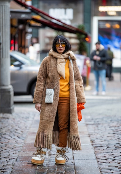 Moon Boots Trend: How To Style And 11+ Outfits in 2023