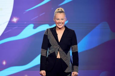 LOS ANGELES, CALIFORNIA - DECEMBER 10: Host JoJo Siwa speaks onstage during the 2022 Children's & Fa...