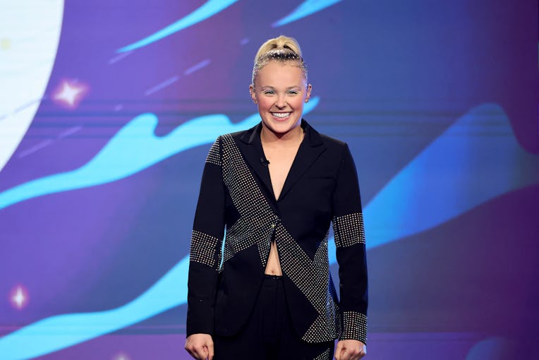 LOS ANGELES, CALIFORNIA - DECEMBER 10: Host JoJo Siwa speaks onstage during the 2022 Children's & Fa...