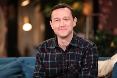 BUSY TONIGHT -- Episode 1077 -- Pictured: Guest Joseph Gordon-Levitt on the set of Busy Tonight -- (...