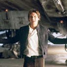 美国演员哈里森·福特在《星球大战:第五集-帝国反击战》的片场执导。