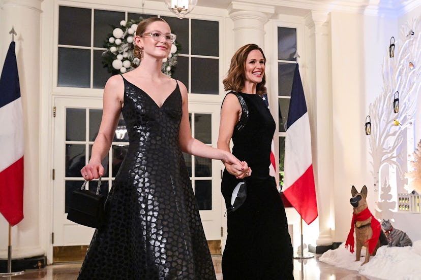 US actress Jennifer Garner and her daughter Violet Affleck arrive at the White House to attend a sta...