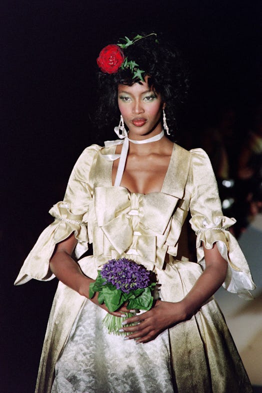 British model Naomi Campbell displays a creation on March 18, 1995 at the Louvre Carrousel in Paris ...