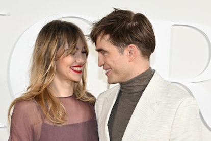 Photos Of Robert Pattinson & Suki Waterhouse's Red Carpet Debut