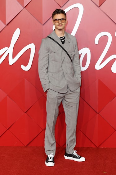   Romeo Beckham assisteix als Fashion Awards 2022 