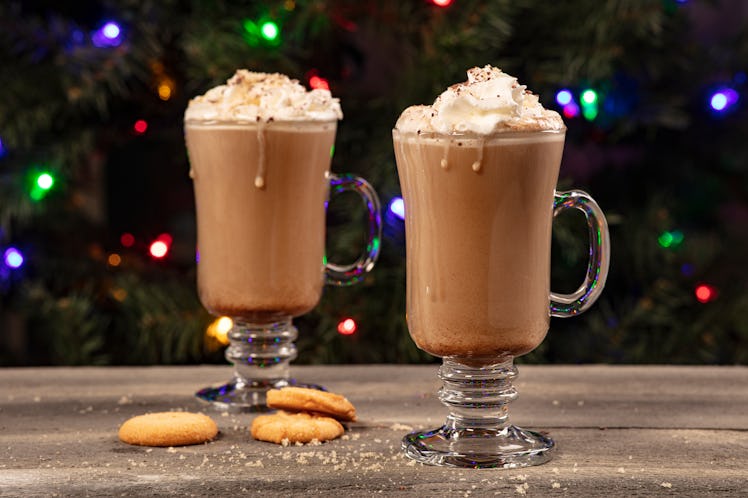 How To Make Dunkin's Cookie Butter Latte At Home, According To TikTok
