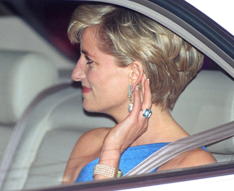 Princess Diana gave Prince Harry her aquamarine ring.
