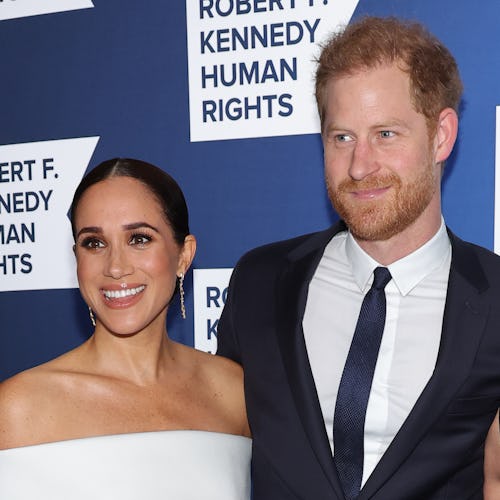 NEW YORK, NEW YORK - DECEMBER 06  Meghan, Duchess of Sussex and Prince Harry, Duke of Sussex attend ...