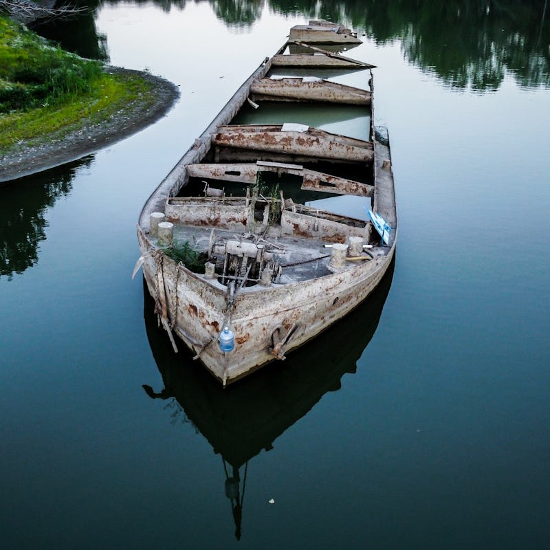 Gualtieri, Reggio Emilia, Internati Island, The '' Zibello '' barge. It was sunk during the Second W...