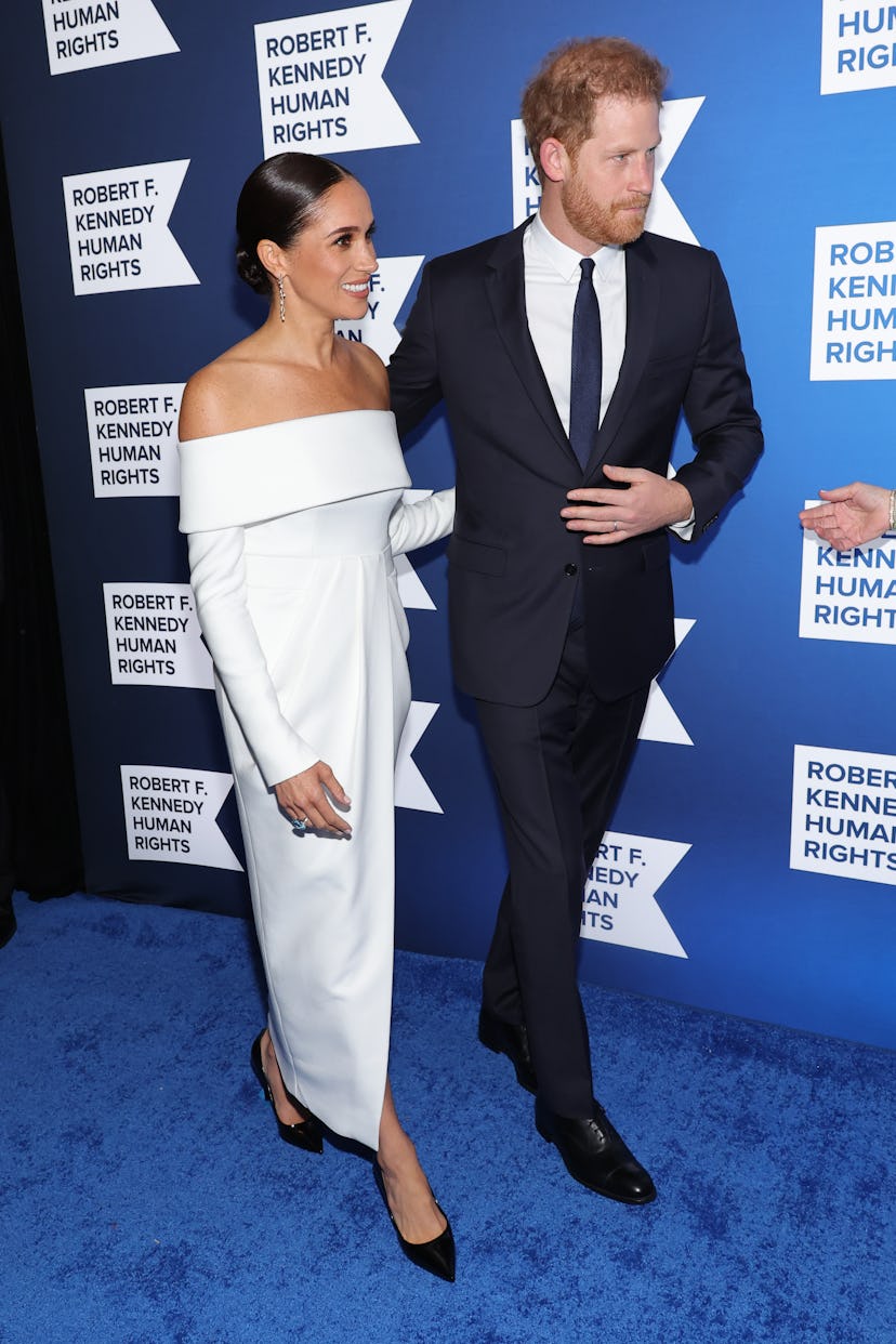 NEW YORK, NEW YORK - DECEMBER 06 Meghan, Duchess of Sussex and Prince Harry, Duke of Sussex attend ...